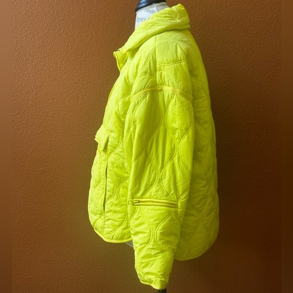 Blank NYC “Break The Trail” Yellow Quilted Pullover Size Small New Without Tags! - Picture 3 of 13